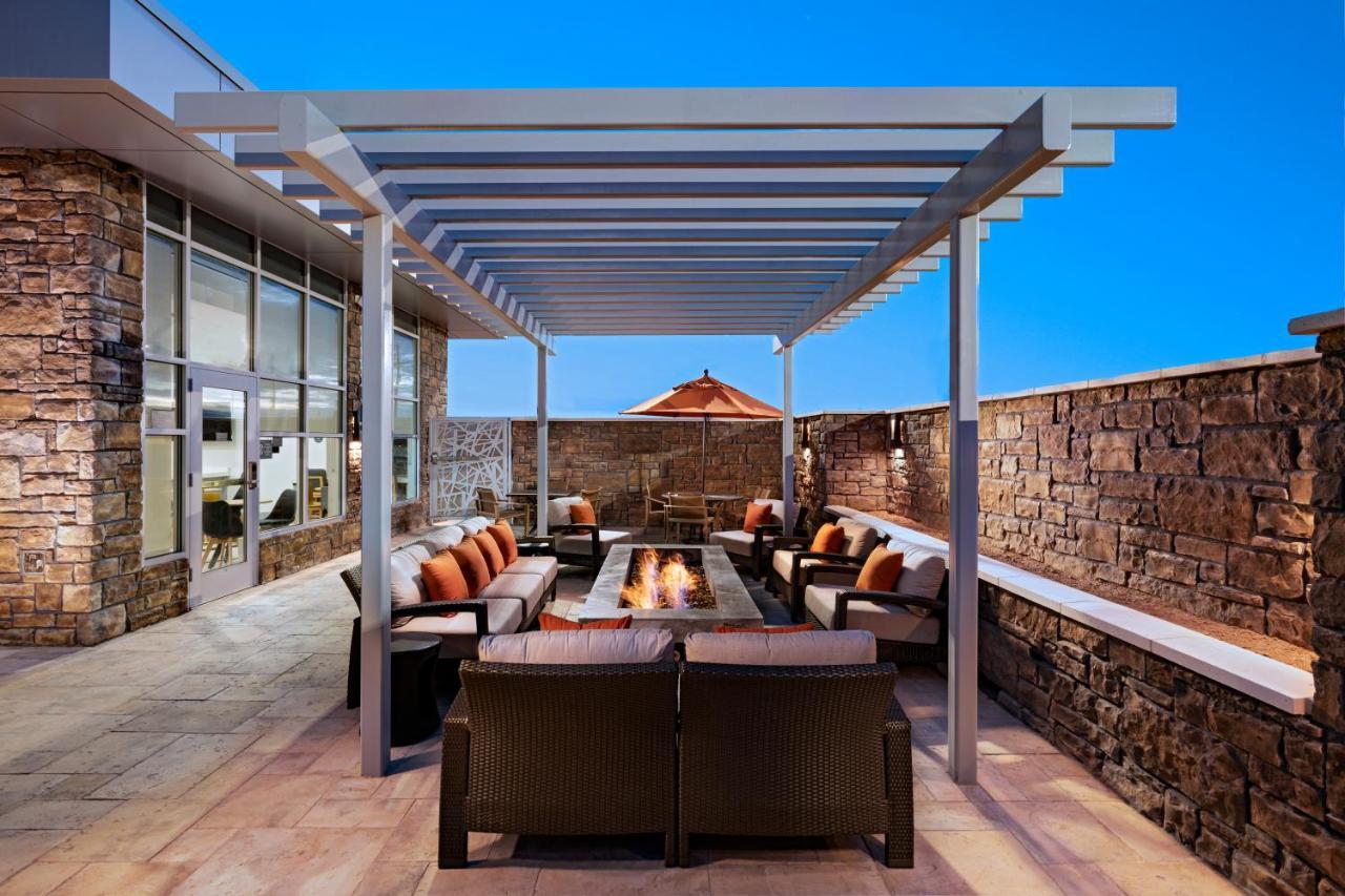 Hyatt House Carlsbad Hotel Exterior foto